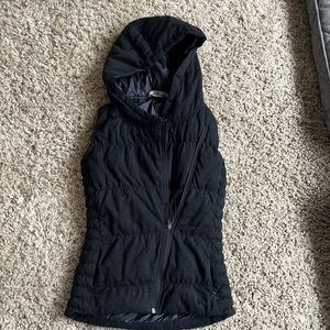Athleta Hooded Puffy Vest - Heather Black  - XXS